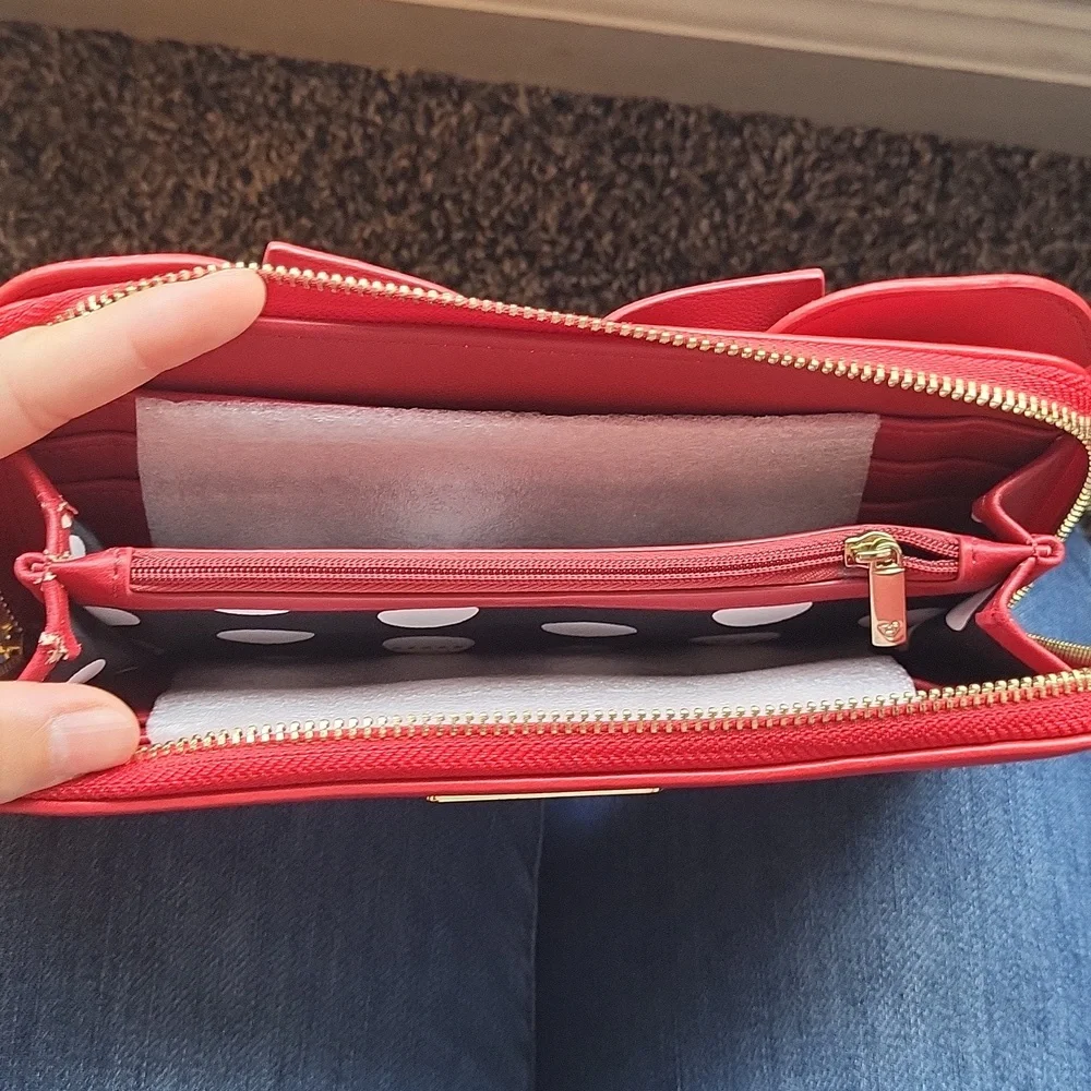 Red Minnie Mouse Wallet - Picture 3 of 5